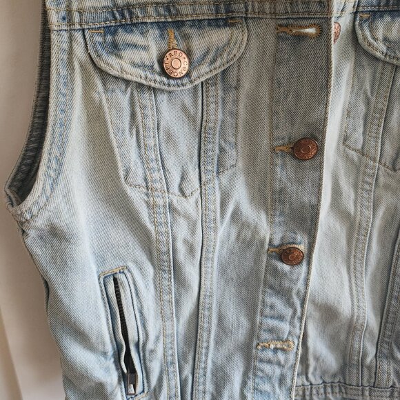 Divided jean vest - size 8 - Picture 3 of 3
